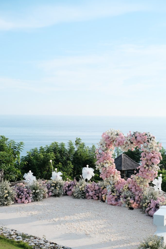 tropical luxury proposal atmosphere in Uluwatu