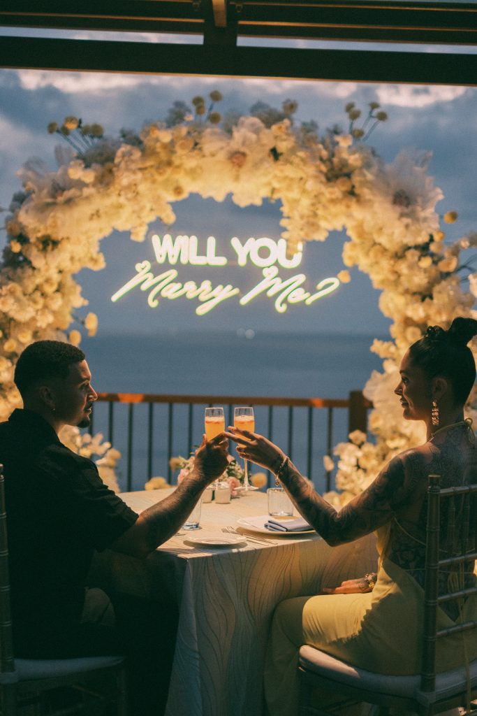Intimate proposal dinner overlooking Uluwatu ocean